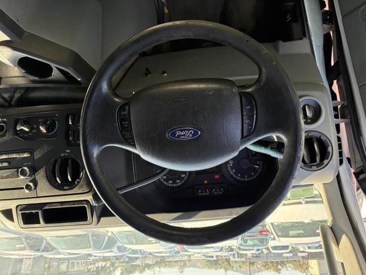 2013-ford-e350-sd-image-14