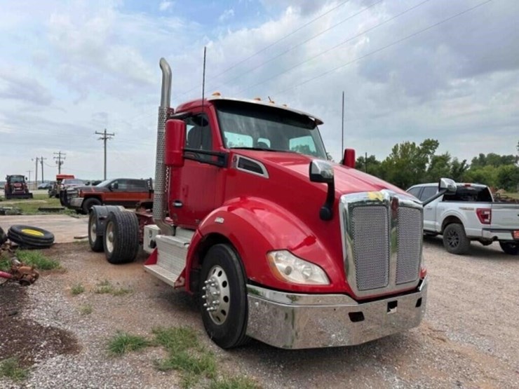 2018-kenworth-t680-image-5