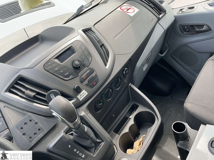 2019-ford-transit-image-13