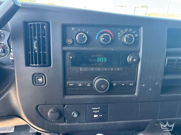 2014-chevrolet-express-2500-image-14