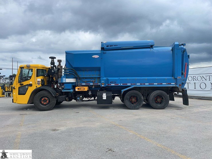 2018-mack-lr633-t/a-refuse-truck-image-8