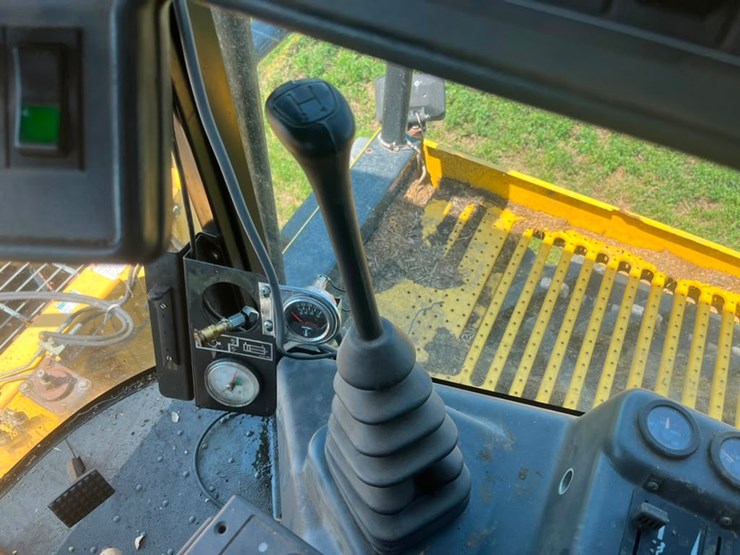 new-holland-fx60-image-30