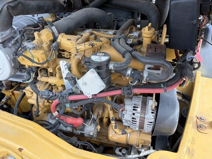 2016-caterpillar-908m-image-12