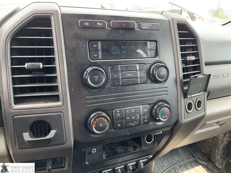 2017-ford-f550-image-13