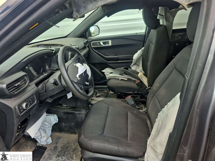 2021-ford-explorer-image-10