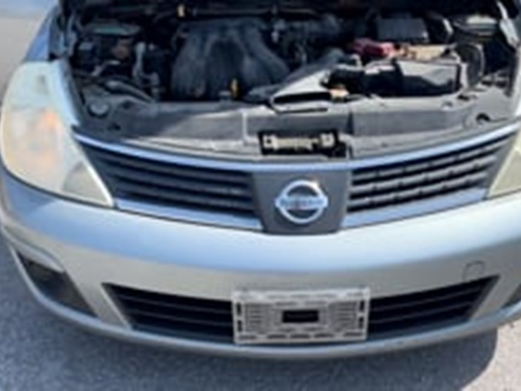2007-nissan-versa-1.8-s-4dr-hatchback-(1.8l-i4-4a)-image-9