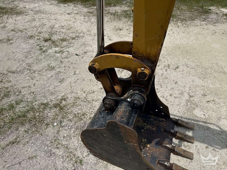 2013-caterpillar-303-image-45