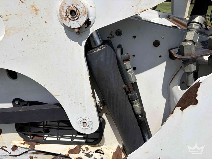 2015-bobcat-t750-image-12