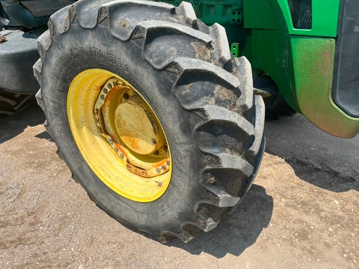 john-deere-8330-image-24