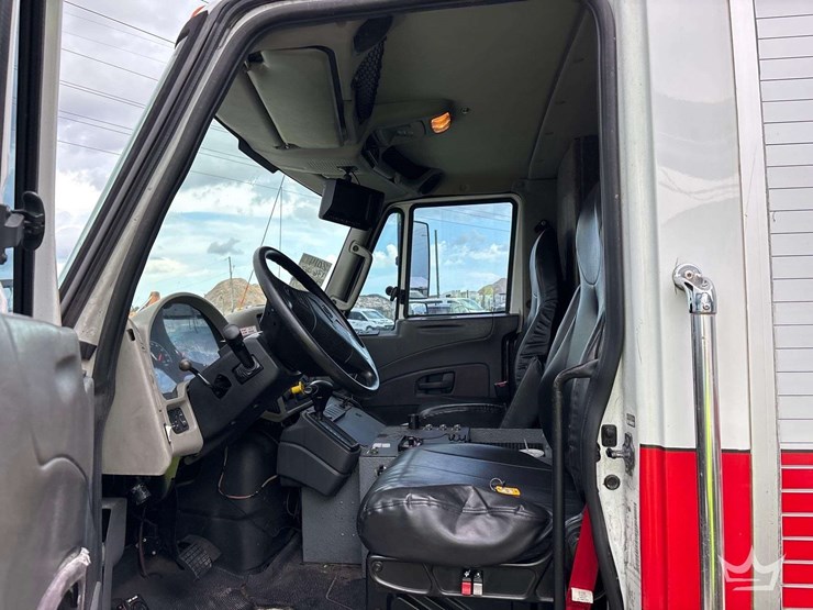 2014-international-durastar-4300-image-12