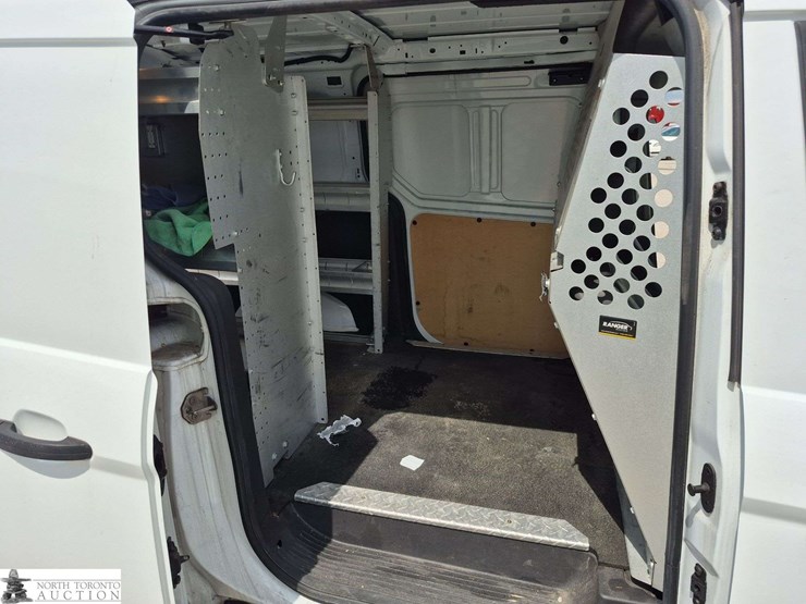 2017-ford-transit-connect-image-25