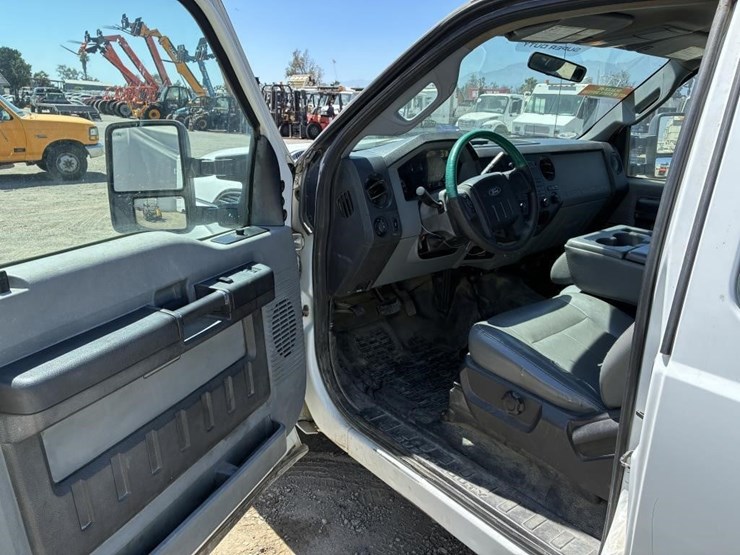 2011-ford-f250-image-14