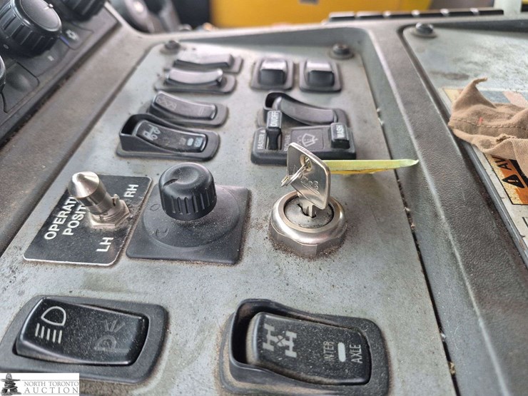 2018-mack-lr633-t/a-refuse-truck-image-18