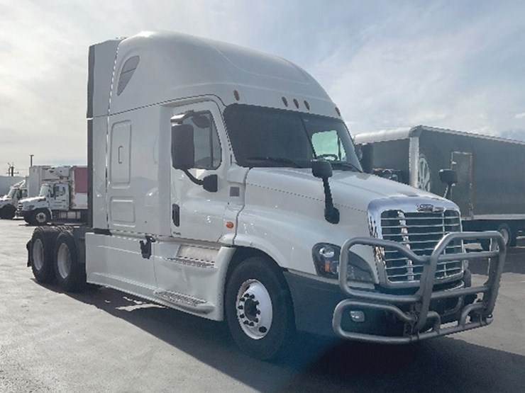 2018-freightliner-cascadia-125-evolution-image-1
