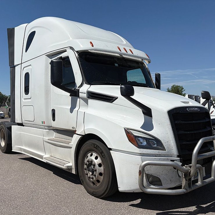 2023 FREIGHTLINER CASCADIA 126