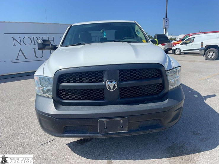 2015-dodge-1500-image-2