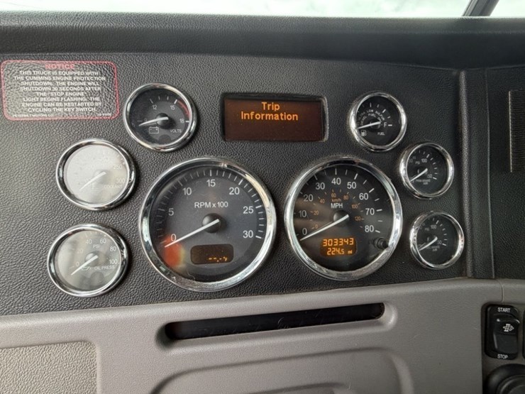 2014-peterbilt-367-image-14