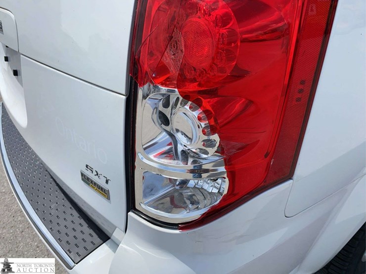 2017-dodge-grand-caravan-se-image-23