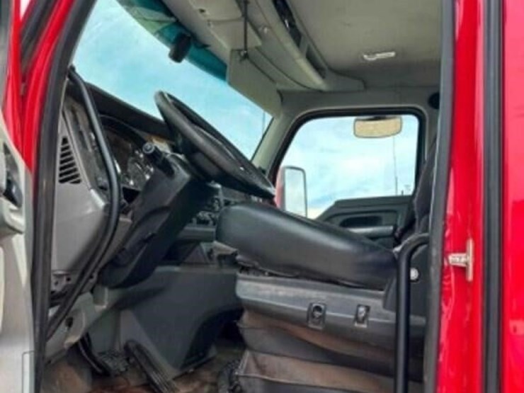 2018-kenworth-t680-image-21