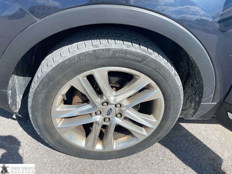 2017-ford-explorer-image-23