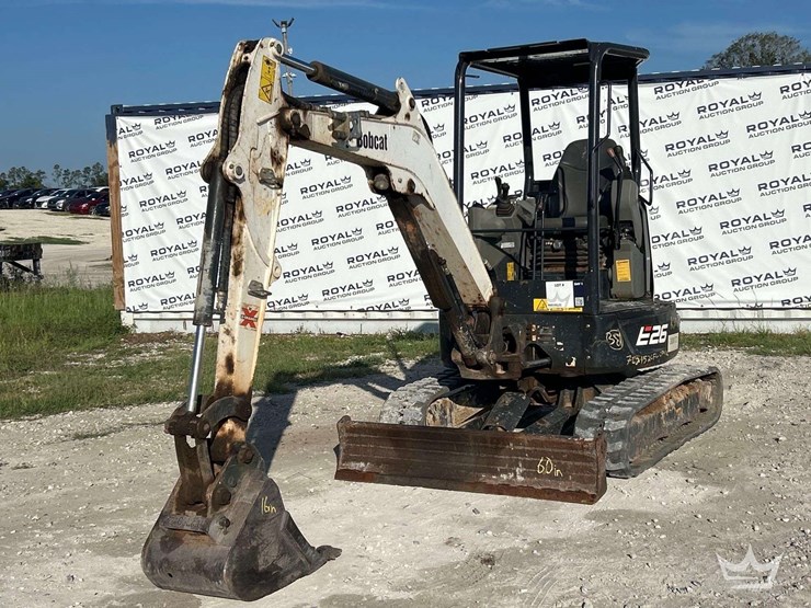 2021-bobcat-e26-image-1