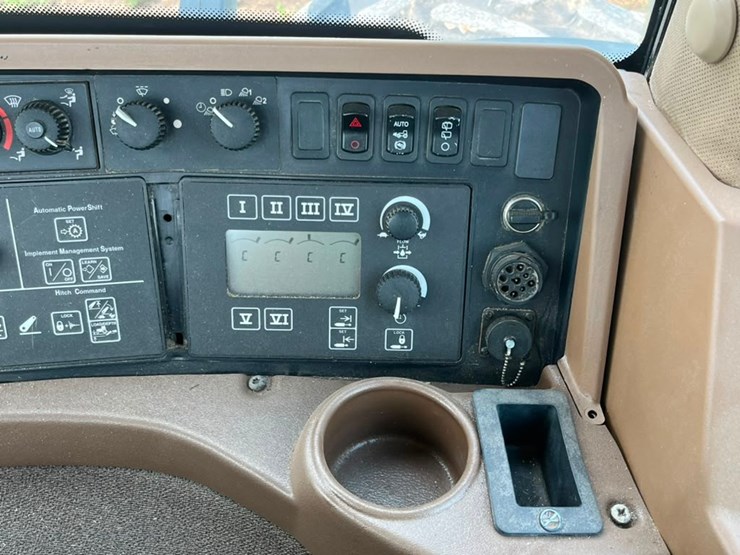 john-deere-8330-image-28