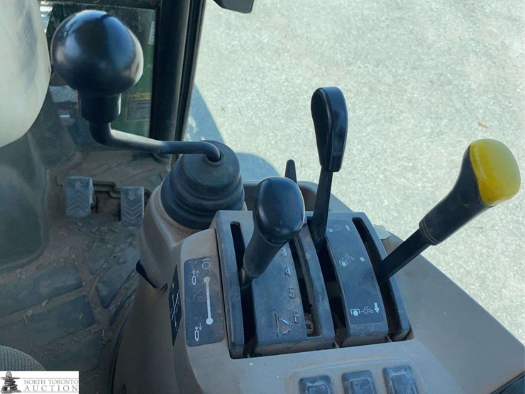 john-deere-3520-image-15