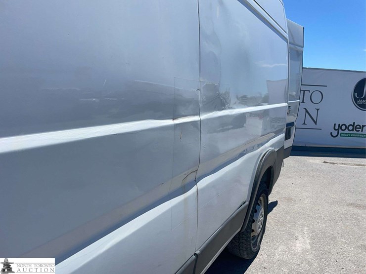 2015-ram-promaster-cargo-van-image-23