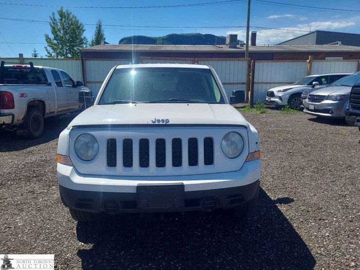 2012-jeep-patriot-image-2