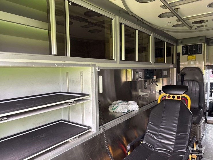 2013-international-durastar-4300-image-7