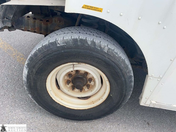 2009-ford-e-series-s/a-step-van-image-25