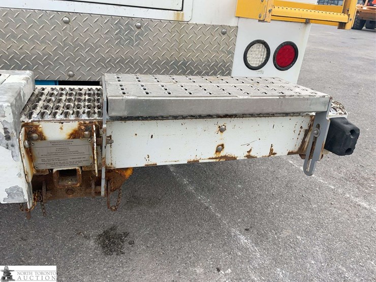 2012-ford-f550-image-35