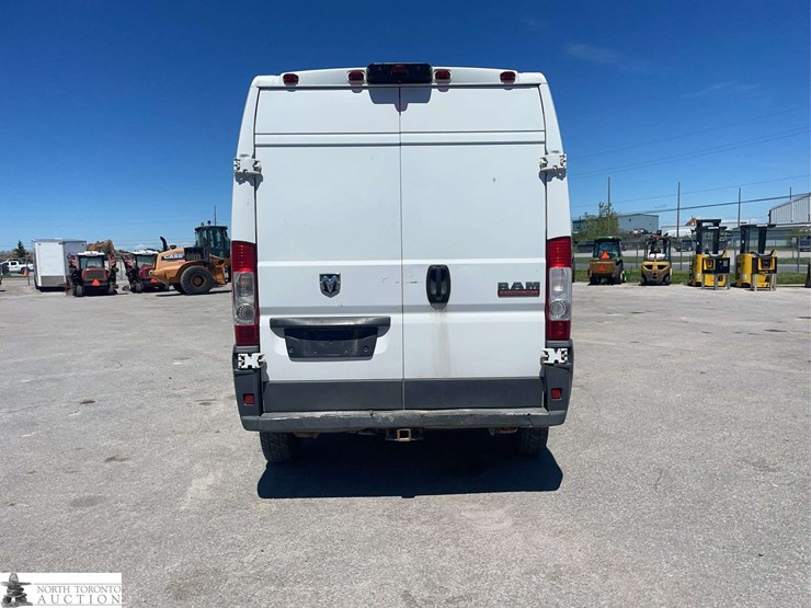 2015-ram-promaster-cargo-van-image-6