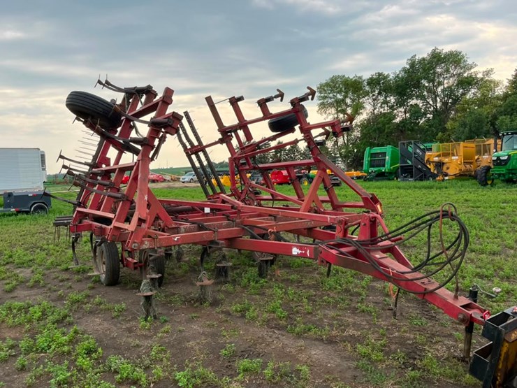 case-ih-4800-image-3