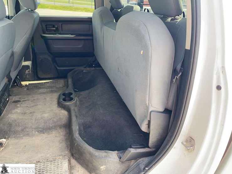 2014-dodge-1500-image-15