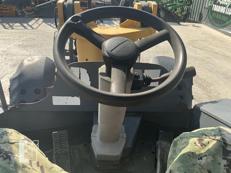 2015-deere-304k-image-13