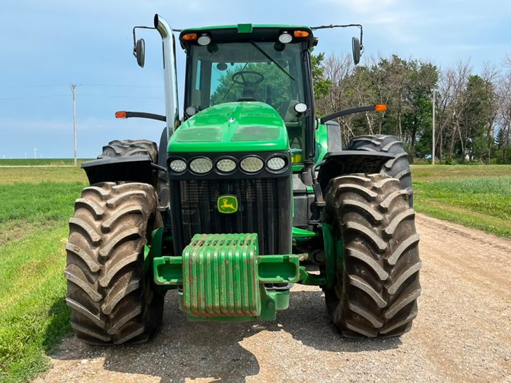 john-deere-8330-image-17