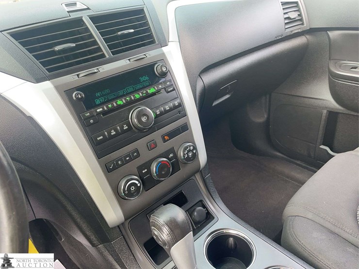 2010-chevrolet-traverse-image-12
