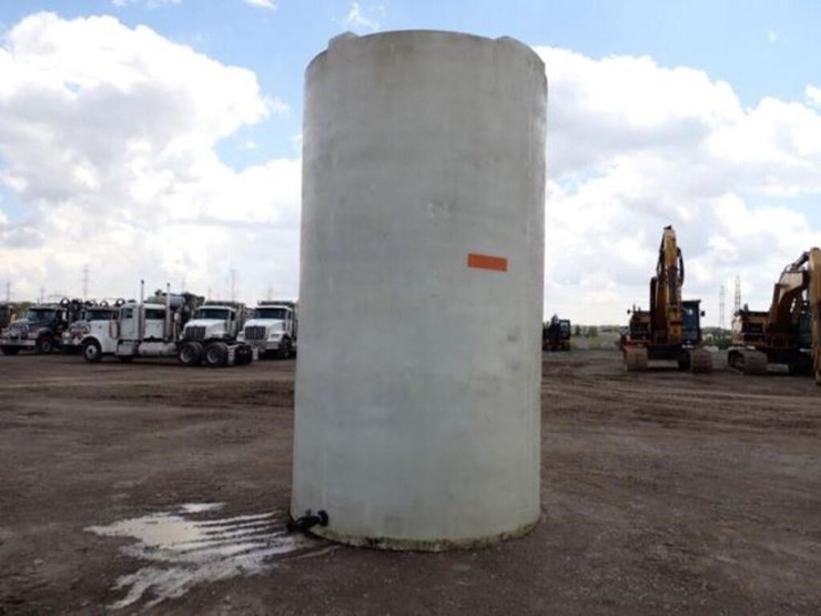 15,000-l-polyethylene-tank-image-1