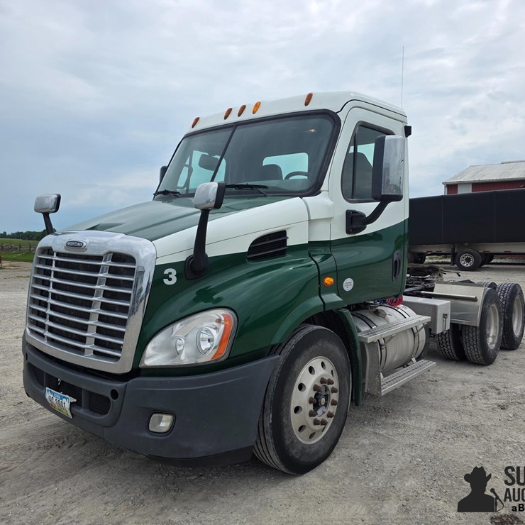 2013 FREIGHTLINER CASCADIA 113
