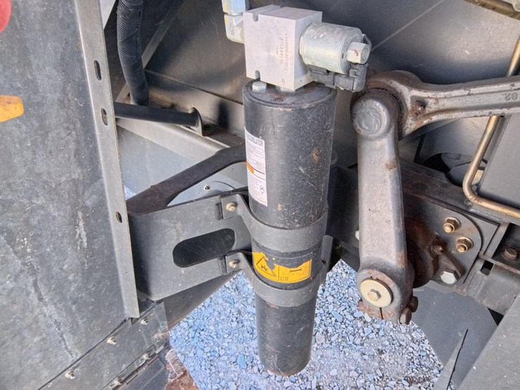 2012-massey-ferguson-9520-image-133