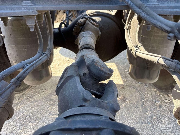 2018-peterbilt-579-image-48