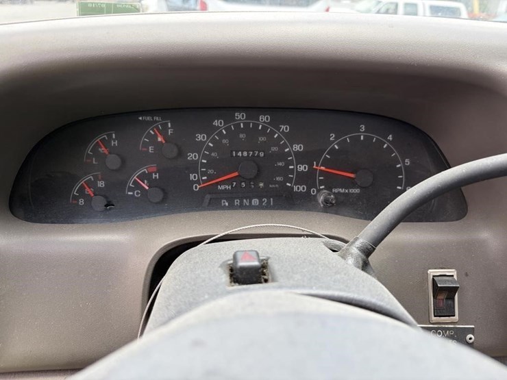 2001-ford-f350-image-27