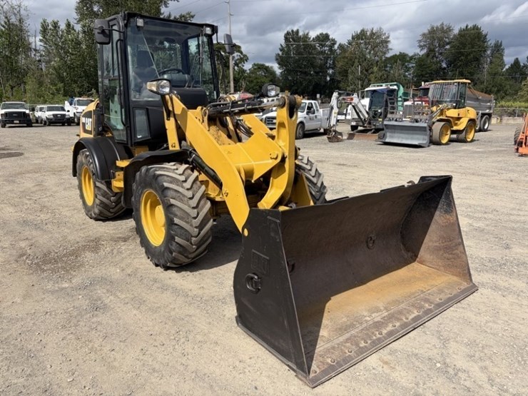 2016-caterpillar-908m-image-2