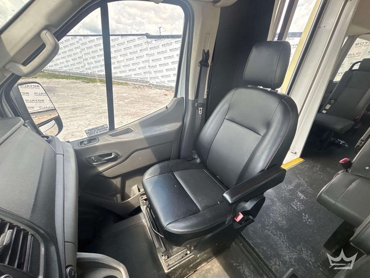 2020-ford-transit-image-18