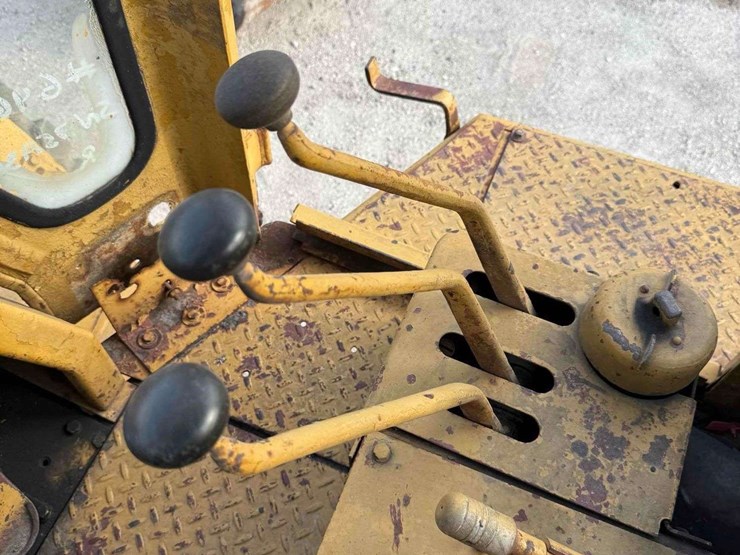 1965-caterpillar-966b-image-37