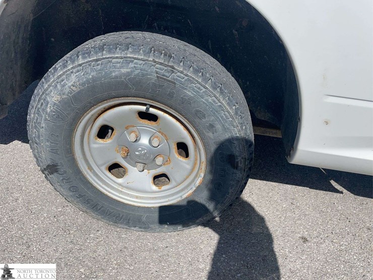 2015-dodge-1500-image-21