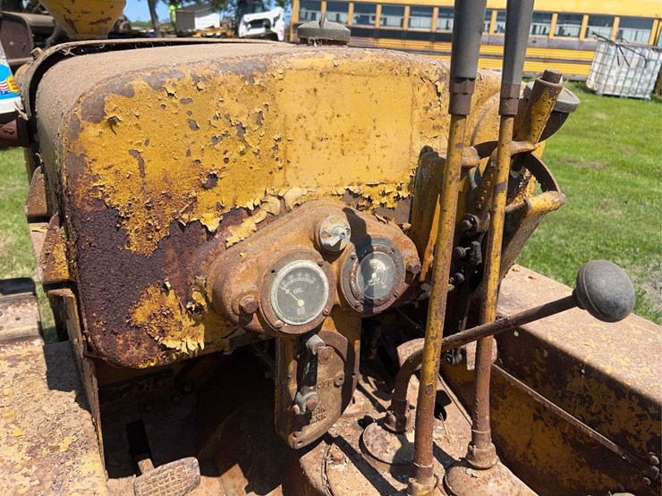caterpillar-twenty-two-image-30