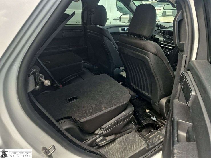 2020-ford-explorer-image-29