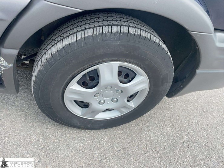 2004-pontiac-montana-image-26